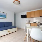 Vasilis Beachfront Апартаменты Эрмиони