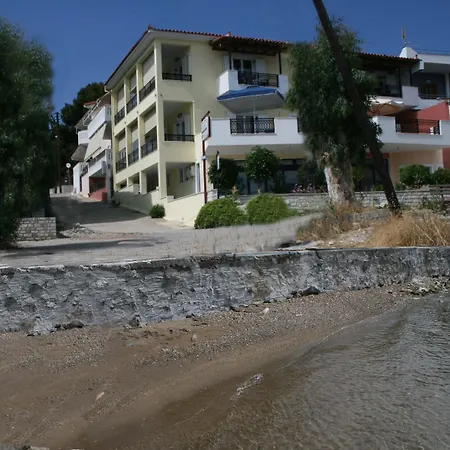 Vasilis Beachfront Апартаменты