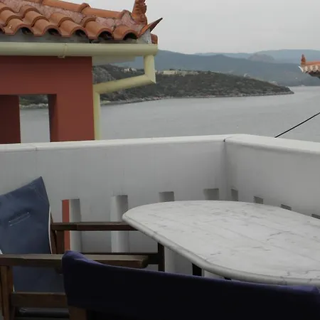 Vasilis Beachfront إرميوني