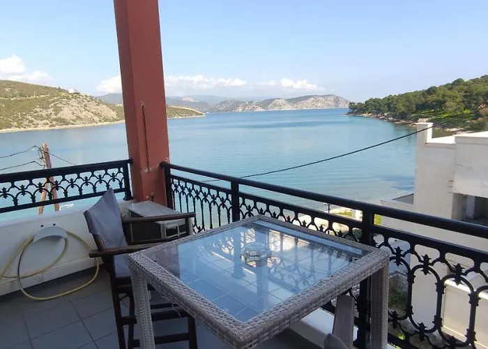 アパート Vasilis エルミオニ